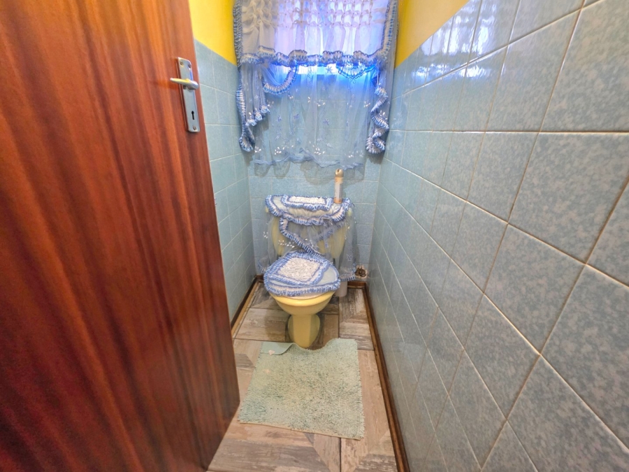 5 Bedroom Property for Sale in Jordania Free State